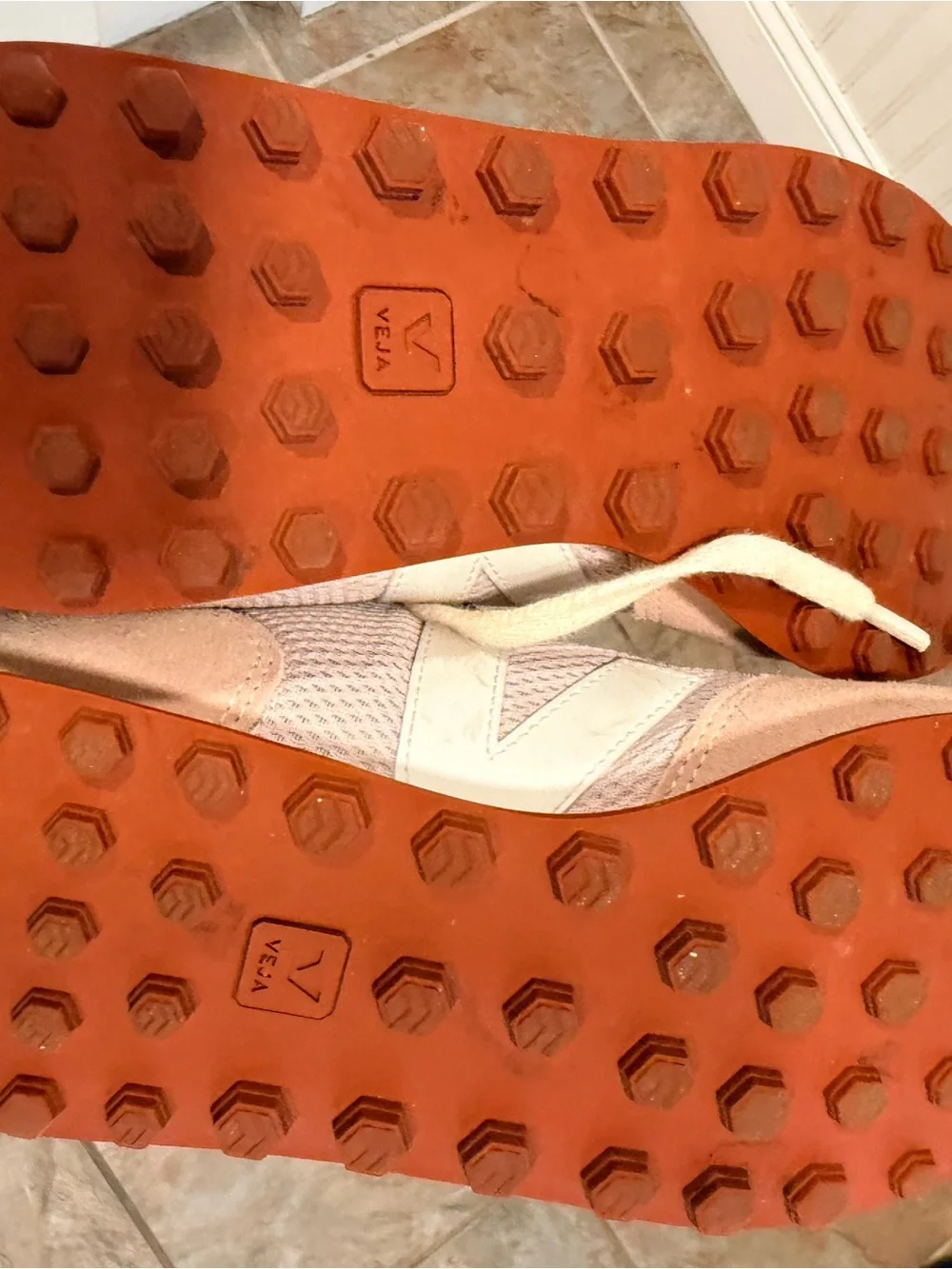 Veja light pink